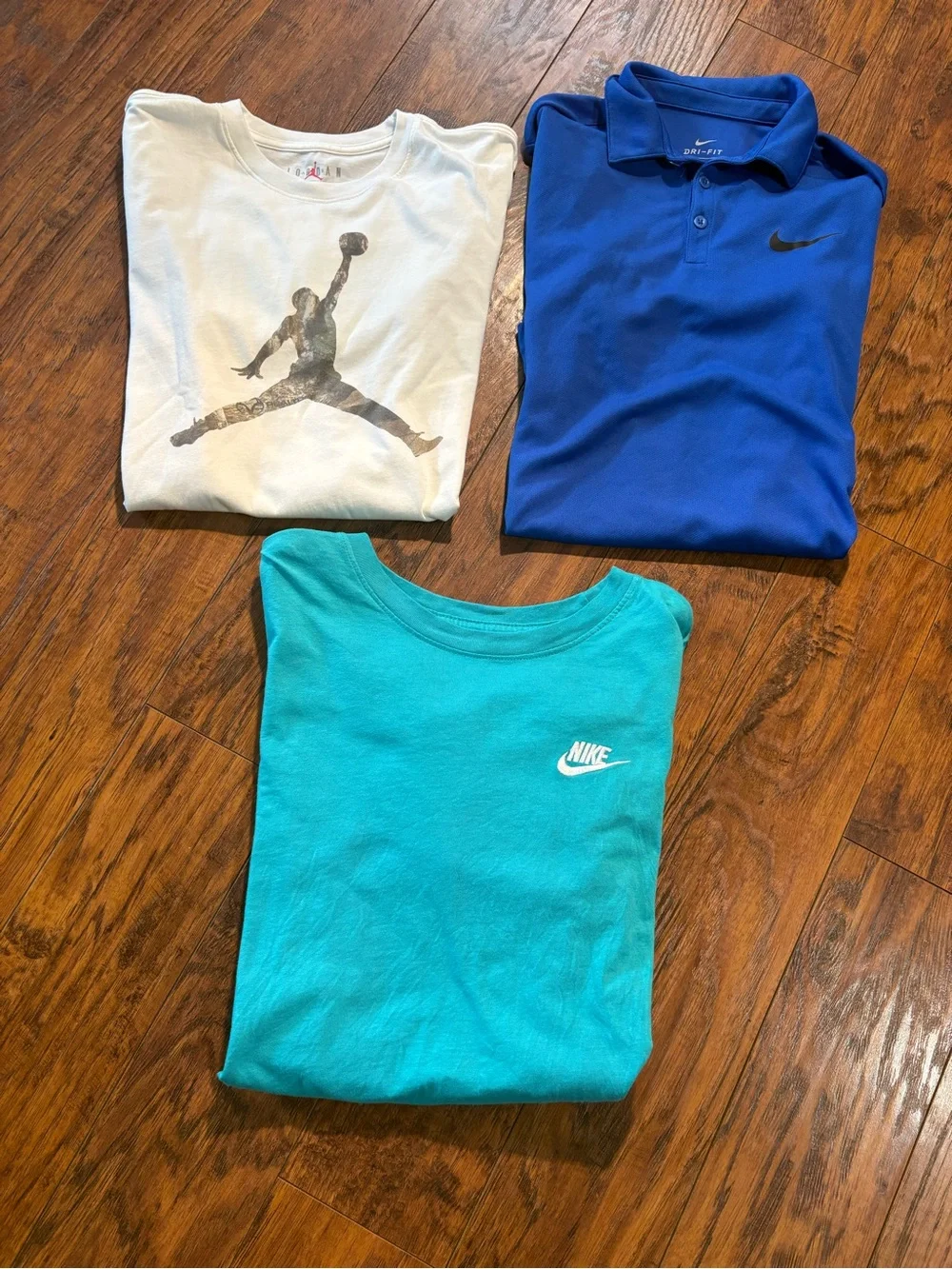 3 boys size XL Nike/Jordan tops